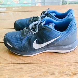 Nike sneakers size 7 1/2